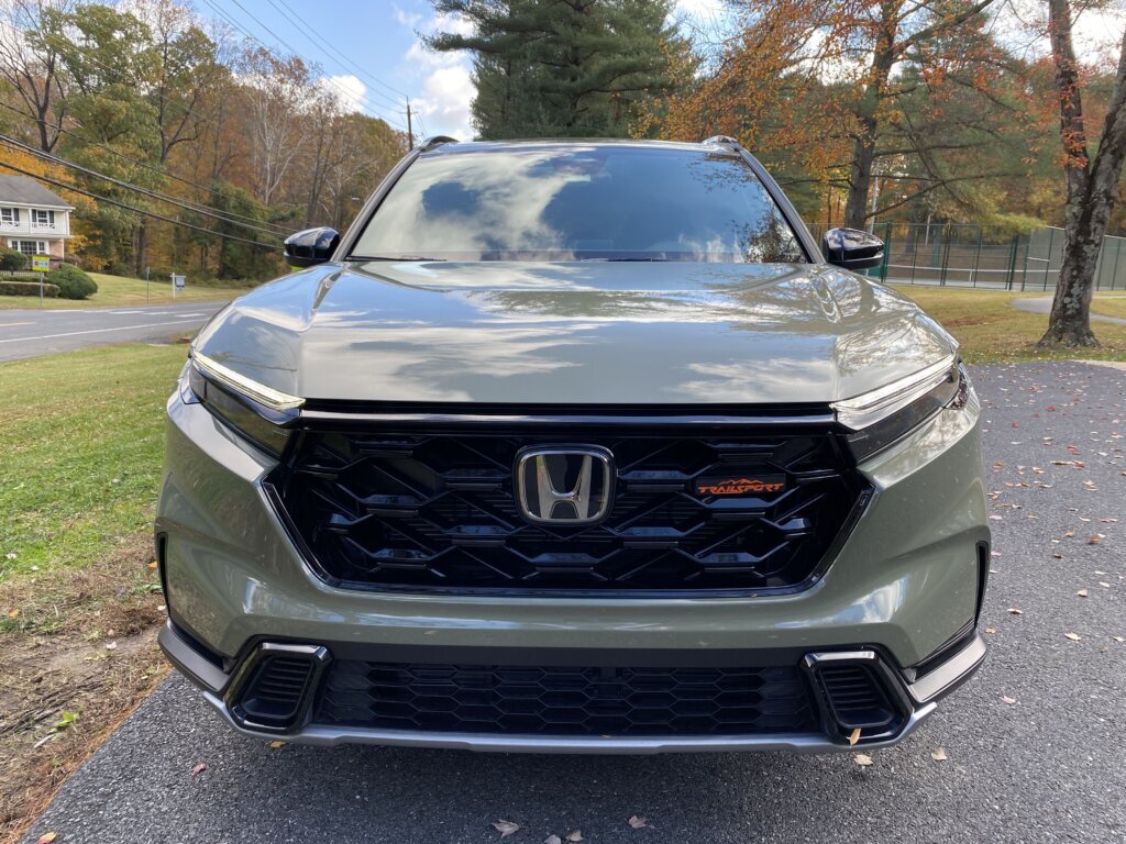 The super-popular Honda CR-V is getting a rugged and efficient new TrailSport Hybrid trim.