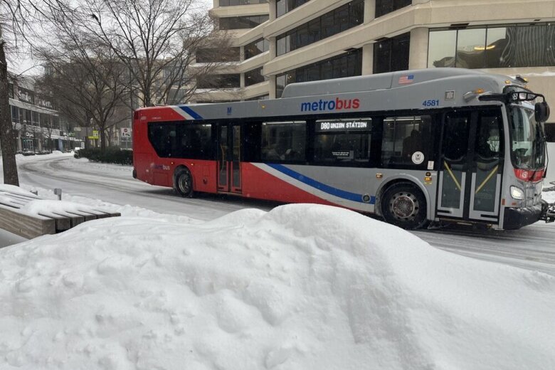 A Metrobus travels through Chevy Chase, Maryland, on Sunday, Jan. 25, 2026. (WTOP/Julia Ziegler)