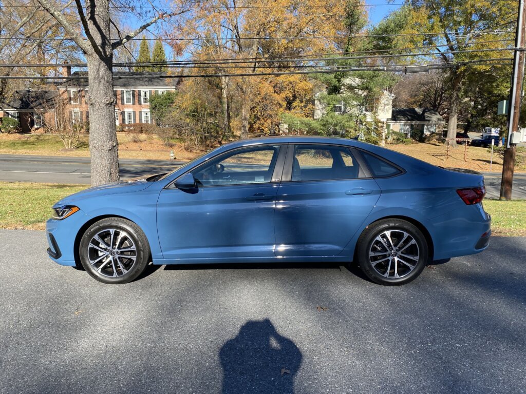 Don't let the old-school elements fool you. The Jetta Sport isn't completely bare-bones.