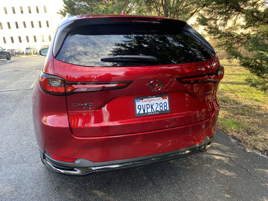 Versatility isn’t theoretical, either — it handled hauling three kids for me one day and a giant car‑body part the next.
