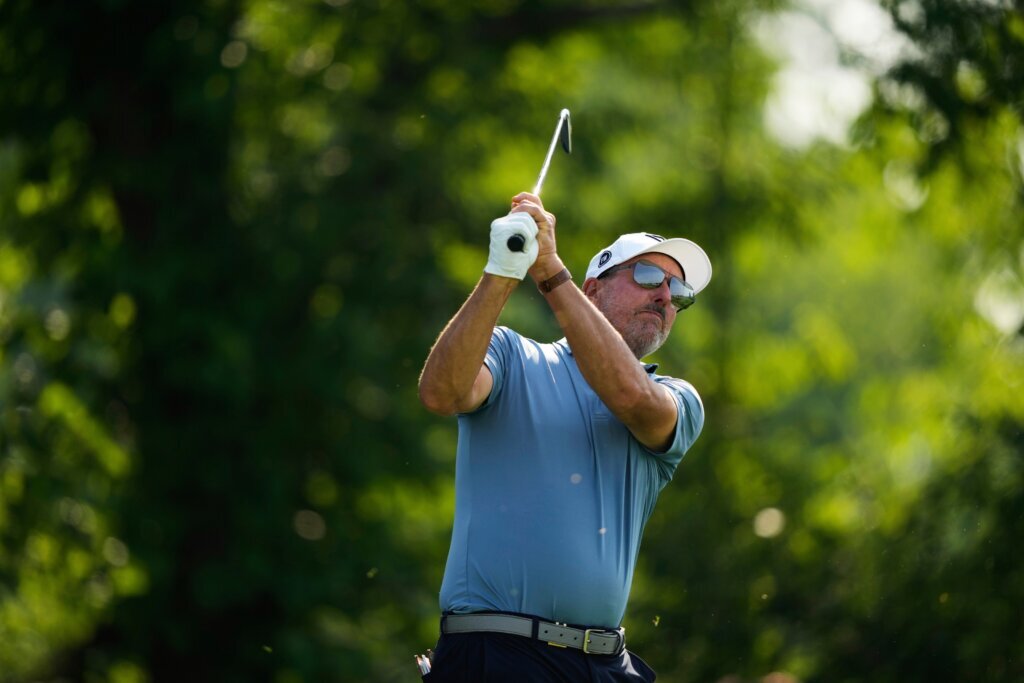 Masters Mickelson Golf