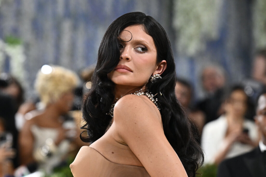Kylie Jenner arrives at The Metropolitan Museum of Art's Costume Institute benefit gala celebrating the opening of the "Costume Art" exhibition on Monday, May 4, 2026, in New York. (Photo by Evan Agostini/Invision/AP)