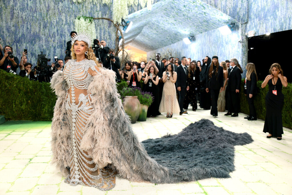 NEW YORK, NEW YORK - MAY 04: Beyoncé attends the 2026 Met Gala celebrating "Costume Art" at the Metropolitan Museum of Art on May 04, 2026 in New York City. (Photo by Dimitrios Kambouris/Getty Images for The Met Museum/Vogue)